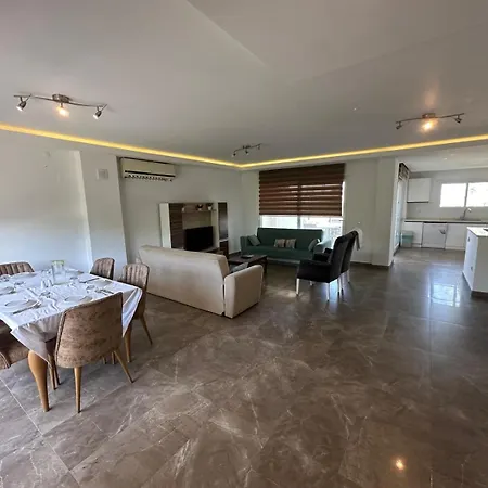 Bahceli Luex Villa